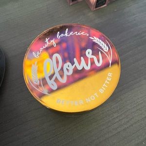 Beauty bakery setting powder